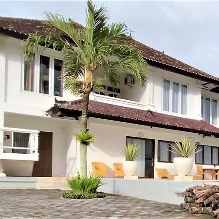 Апарт отель Medewi Manor Airsatang Экстерьер фото