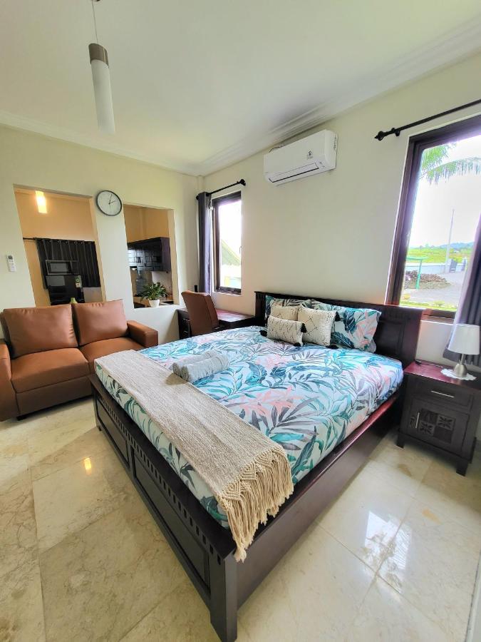 Апарт отель Medewi Manor Airsatang Экстерьер фото